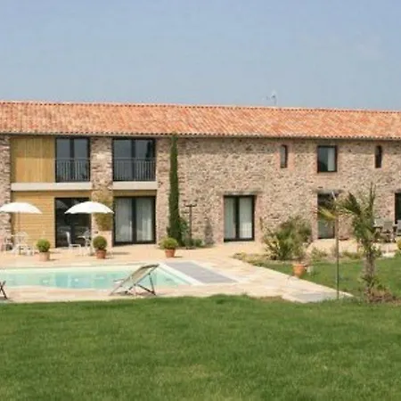 Le Logis De L'orvoire Bed & Breakfast