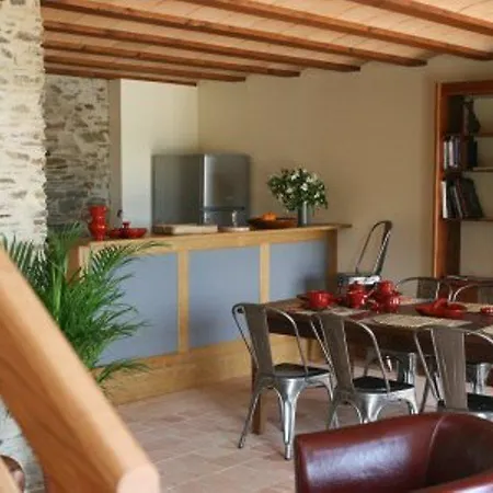Le Logis De L'orvoire Bed & Breakfast