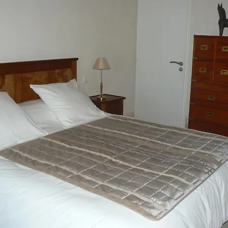 Le Logis De L'orvoire Bed & Breakfast 3*