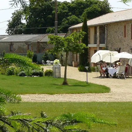 Bed & Breakfast Le Logis De L'orvoire 3*